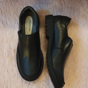 Brand new Kenneth Cole size 3 boys slip on loafers